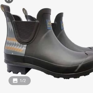 Pendleton rain boots 8